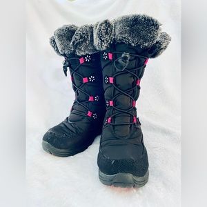 Kamik snow boots size 13 to 13.5 slightly worn